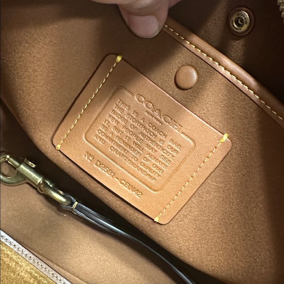 Coach Soft Empire Carryall Bag 40 - Picture 6 of 8